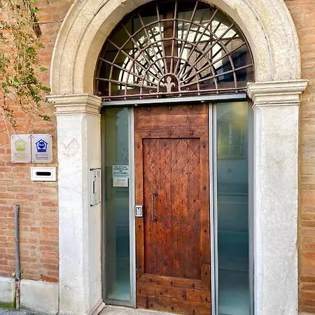 Alkimia Smart Bed & Breakfast 4*